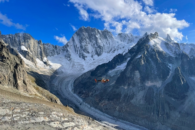 Panoramic flight 15 min. Grandes Jorasses